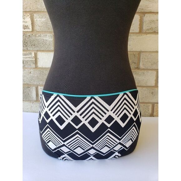 Women's Bikini Swimwear Black White Geometric Print Size 6 NWOT - Picture 5 of 8